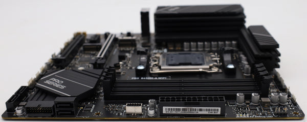 MSI PRO B650M-A WiFi Mainboard Micro-ATX AM5 DDR5 B650 OHNE Zubehör