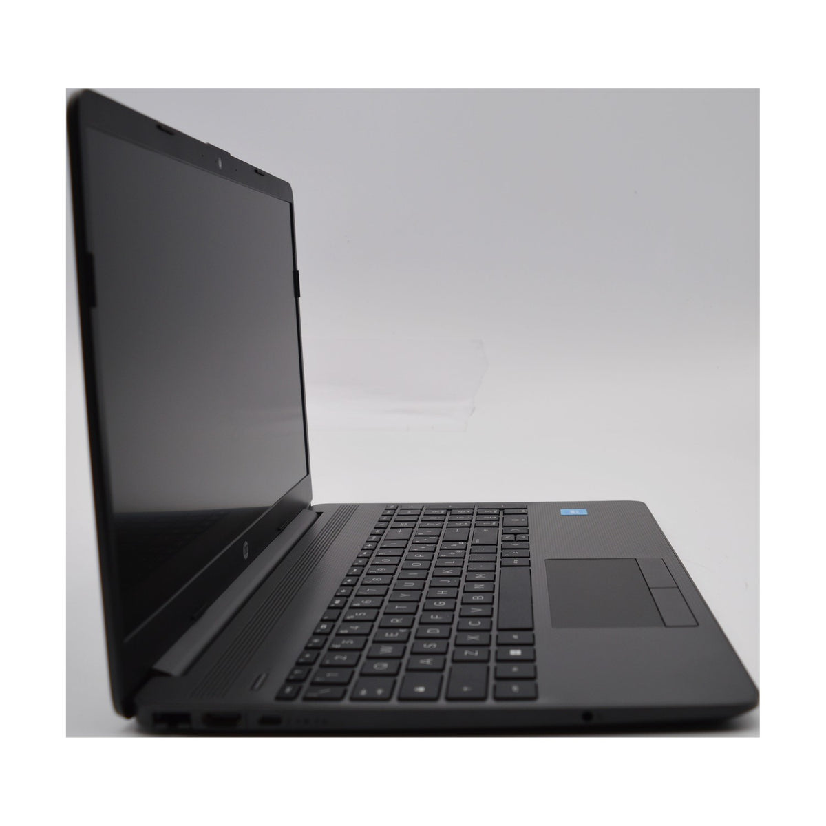 HP 250 G9 15.6" Full HD Celeron N4500 8GB RAM 256GB SSD Notebook Win11 QWERTY