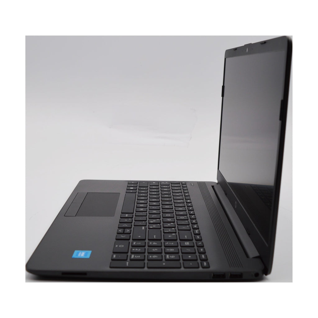 HP 250 G9 15.6" Full HD Celeron N4500 8GB RAM 256GB SSD Notebook Win11 QWERTY