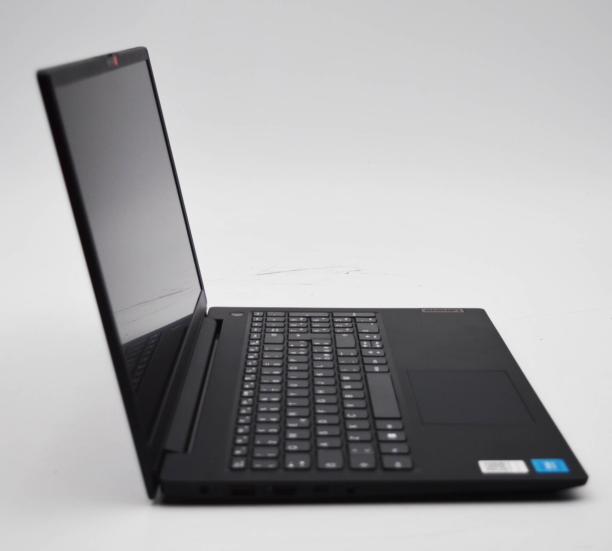 Lenovo V15 Notebook 15,6" FHD Intel Celeron N4500 8 GB RAM 256 GB QWERTY